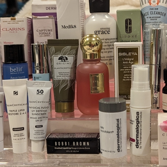 SOLD! Skincare Bundle Chanel, Sisley, Chantecaille and more.... High End!! - Picture 4 of 5